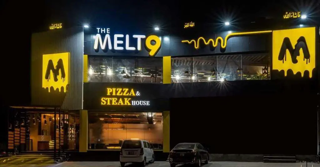 The Melt 9 Pizza & Steak House in Multan
